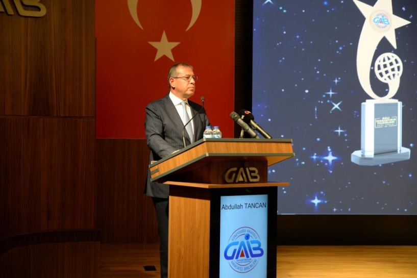 En fazla halı ihracatı yapan firmalat ödüllendirildi