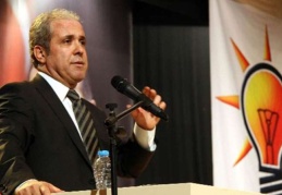 ‘Bu yoz akıl, partiyi için için çürütüyor’