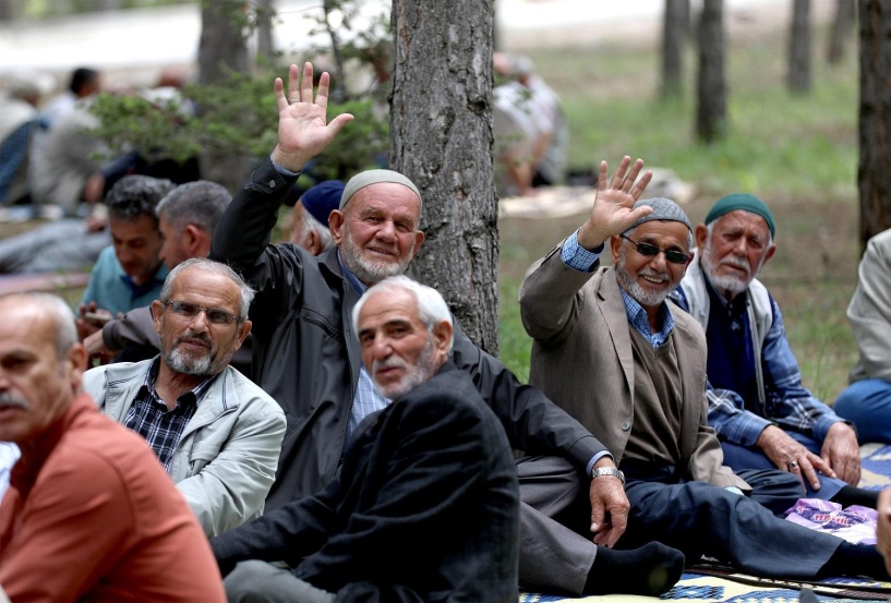 Emekli maaşı 7 bin 500 TL, sarayın dakikalık gideri 18 bin TL
