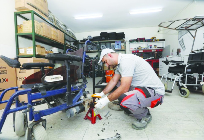 725 adet akülü ve manuel tekerlekli sandalye tamir edildi