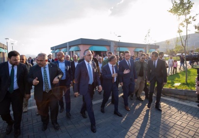 Bakan Işıkhan, Nurdağı’nda çarşıda esnafla bir araya geldi