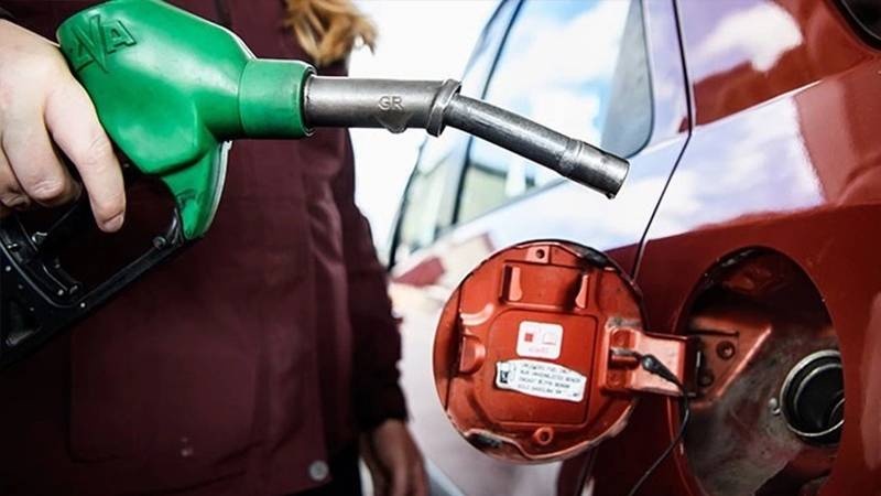 Motorine 2 lira 23 kuruş zam pompaya yansıdı