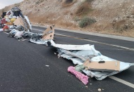 Minibüs, Karayolları kamyonuna çarptı, 5 kişi yaşamını yitirdi