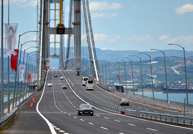 Otoyol ve köprü geçiş ücretlerine zam geldi