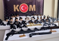 76 ilde bin 212 ruhsatsız tabanca, 167 kaçak kurusıkı tabanca, 44 uzun namlulu tüfek, 225 ruhsatsız av tüfeği ele geçirildi