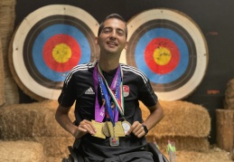 SANKO Holding, dünya şampiyonu milli paraokçu Yiğit Caner Aydın'a sponsor oldu.