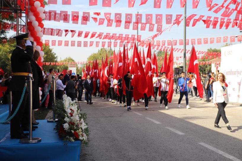 İstasyon Meydanı’nda kutlama yapıldı