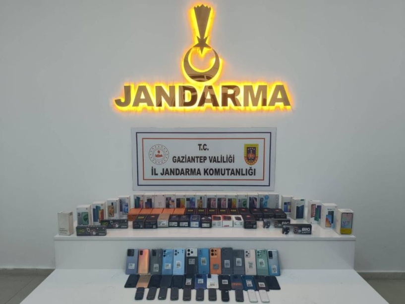 1 milyonluk kaçak telefon ele geçirildi