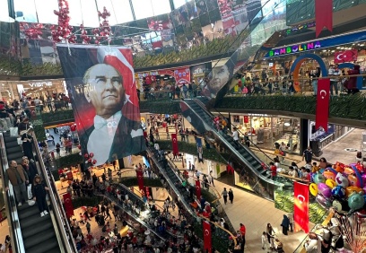 Atatürk’ün en çok sevdiği danslar alkışlar eşliğinde izlendi