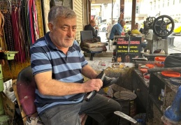 Ayakkabı fiyatları uçunca, vatandaşa eskiyi tamir ettirmek düştü