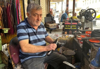 Ayakkabı fiyatları uçunca, vatandaşa eskiyi tamir ettirmek düştü