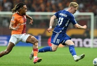 Galatasaray'ın yıldızı Sacha Boey'e Avrupa takımlarının ilgisi devam ediyor