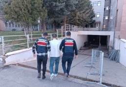 Kaçakçılık ve uyuşturucu operasyonlarında 2 kişi tutuklandı