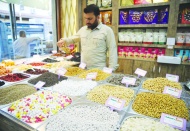 Fukaranın kış çerezi menengiç, kırık leblebi ve kendir tohumu oldu