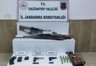 Gaziantep'te 4 tüfek ile çok sayıda fişek ele geçirildi