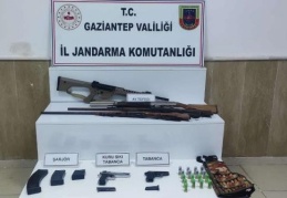 Gaziantep'te 4 tüfek ile çok sayıda fişek ele geçirildi
