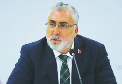 Ülkesinden habersiz zavallı Bakan!