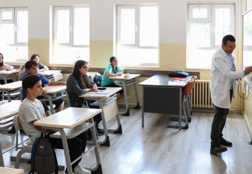 20 milyon öğrenci ders başı yapacak