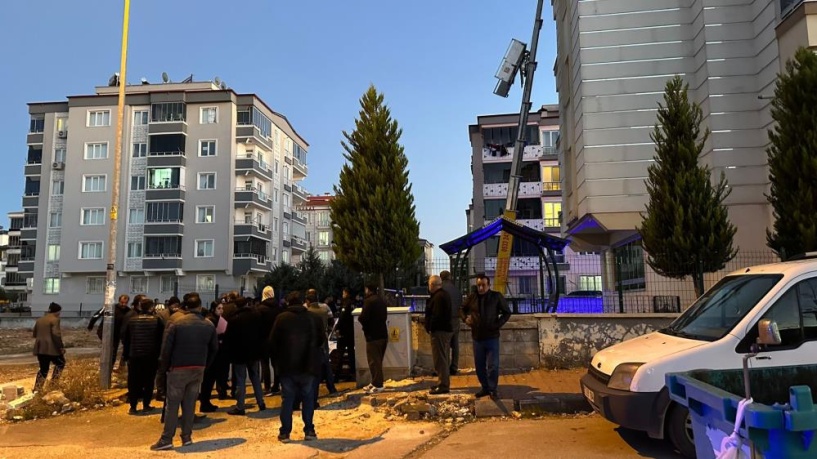 Evden eve taşımacılık yapan aracın asansörü düştü, bir kişi öldü