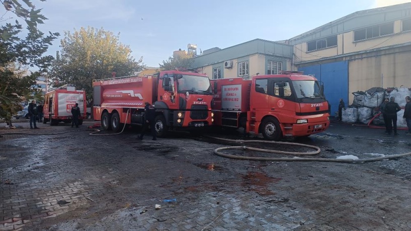Geri dönüşüm fabrikasında yangın çıktı.