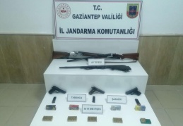 Ruhsatsız tabanca ve tüfek ele geçirildi