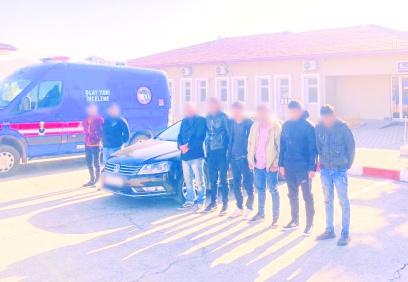 Jandarma, yine düzensiz göçmen yakaladı