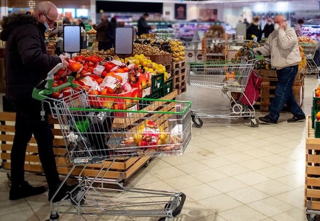 Mesafe aralığına uymayan yerlerde market açılmamalı