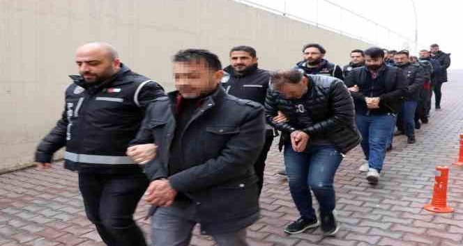 Ruhsatsız silah operasyonlarında 108 kişi tutuklandı