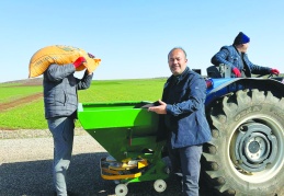 Yağışlar çiftçinin yüzünü güldürdü