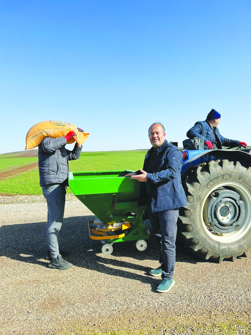 Yağışlar çiftçinin yüzünü güldürdü