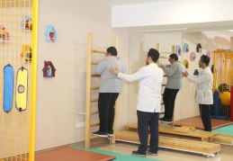 20 engelli gencin ortopedi ve dahiliye muayeneleri yapıldı