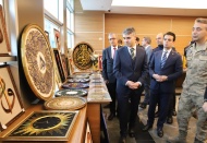 Tutuklu ve hükümlülerin filografi, yağlı boya ve sedef işlemeciliği eserleri sergilendi