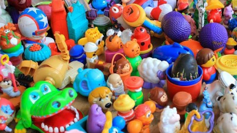 Yoksulluk, çocukları oyuncaktan da yoksun bıraktı