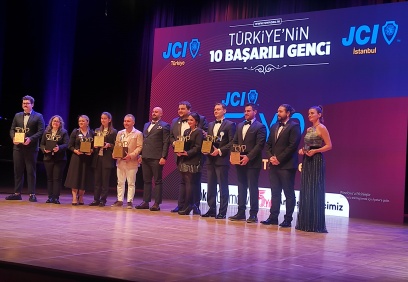 Türkiye’nin sıradışı 10 başarılı genci ödüllendirildi