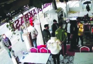 Beyranın fiyatı 20 lira fazla diye işyerini bastılar