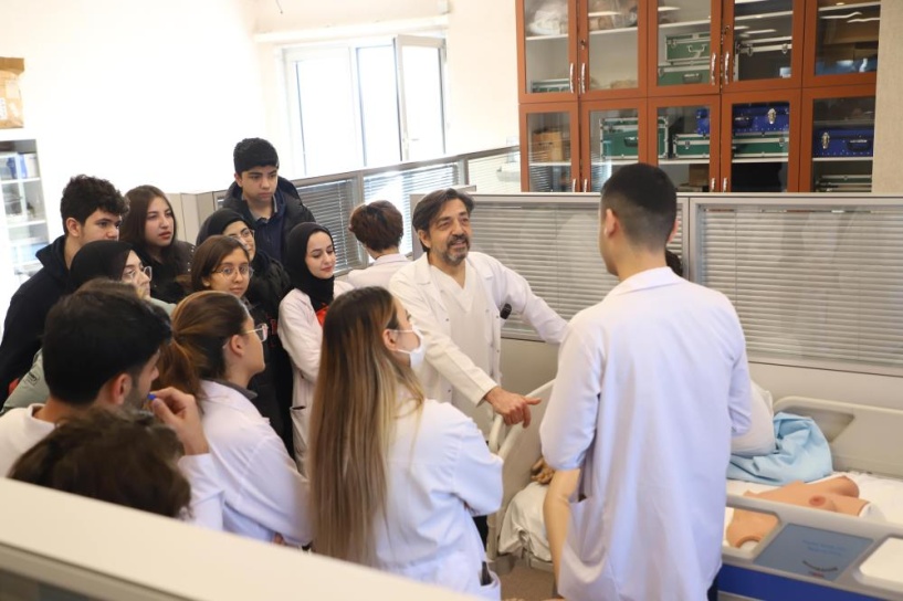 Lise öğrenciileri, "Tadımlık Ders" etkinliğine katıldı