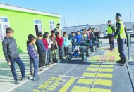 Öğrenci ve ailelere trafik eğitim veriliyor