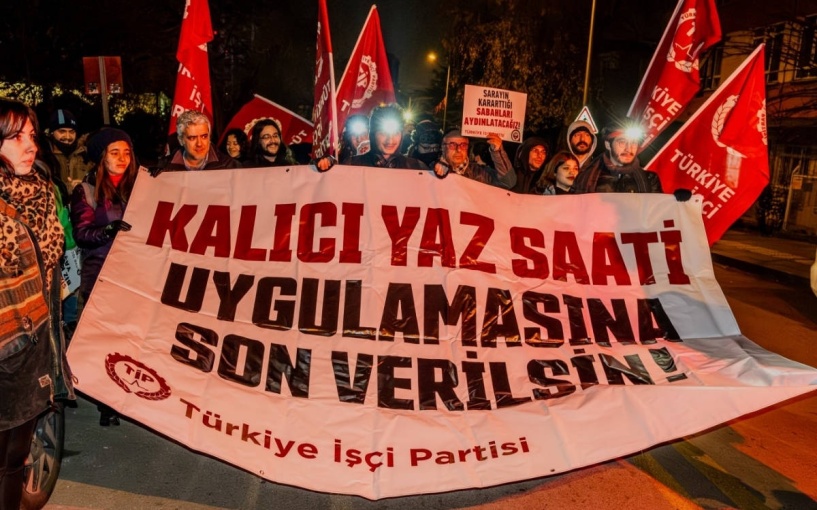 TİP’ten saat 06.30’da yaz saati protestosu: “Bu saatte Gandalf * bile gelmez”