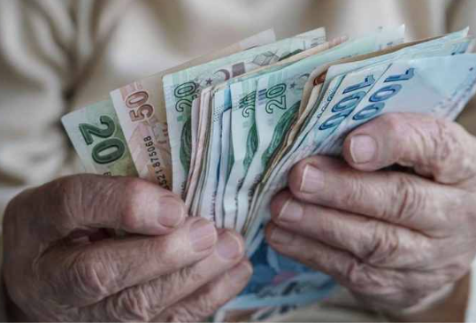 Çalışan emeklilere 5 bin lira yarın yatıyor