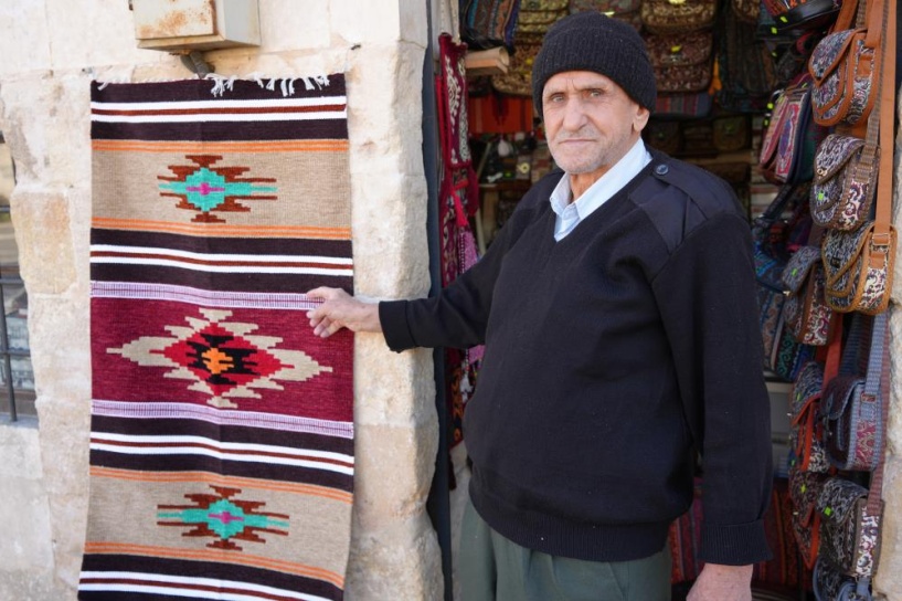 3 metrekarelik dükkanda geleneksel el sanatını yaşatma mücadelesi