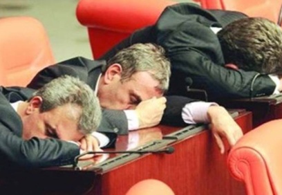 Emekliye 10 bin, vekile 230 bin… Böyle adalet görülmedi!