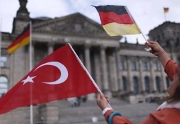 Bir yılda 62 bin 624 kişi Almanya’ya iltica talebinde bulundu
