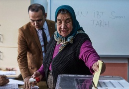 AKP iktidarını sürdürmek açısından MHP'ye mahkum