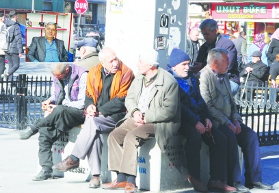 İnsanca yaşayacak bir ücret talep ediyoruz