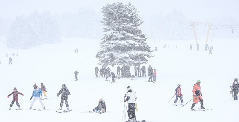 Çok ihtiyaçları vardı! Milletvekilleri için “indirimli kış tatili paketi’ hazırlandı: Kayak eğitimi de ücretsiz!