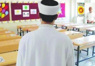 Okullarımız diyanet, dini dernek ve vakıfların faaliyet alanı haline geldi