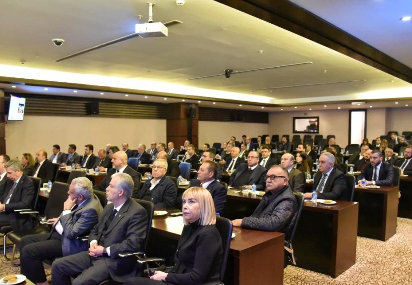 Katma değeri yüksek üretime ve daha etkin bir pazarlamaya ihtiyacımız var