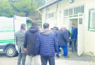 İki çocuk annesi karısını tabanca ile öldürdü