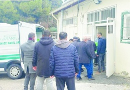 İki çocuk annesi karısını tabanca ile öldürdü