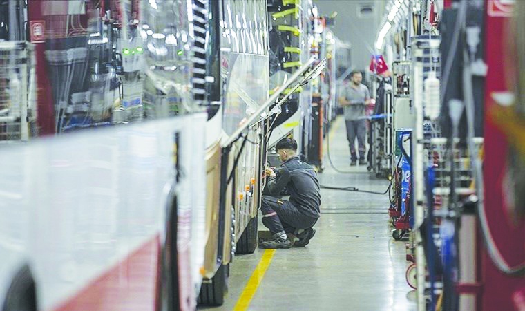 Otobüs, minibüs ve midibüs ihracatı 2023'te rekor kırdı